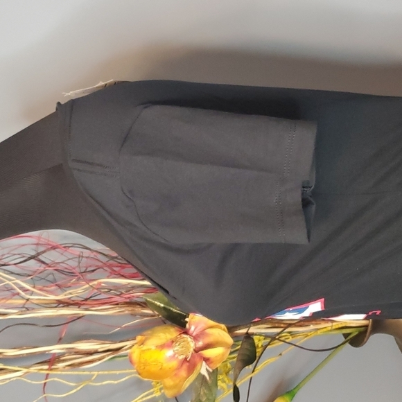 Pittsburgh Pirates Women's V Neck T Shirt Size Large NWOT - Picture 6 of 14